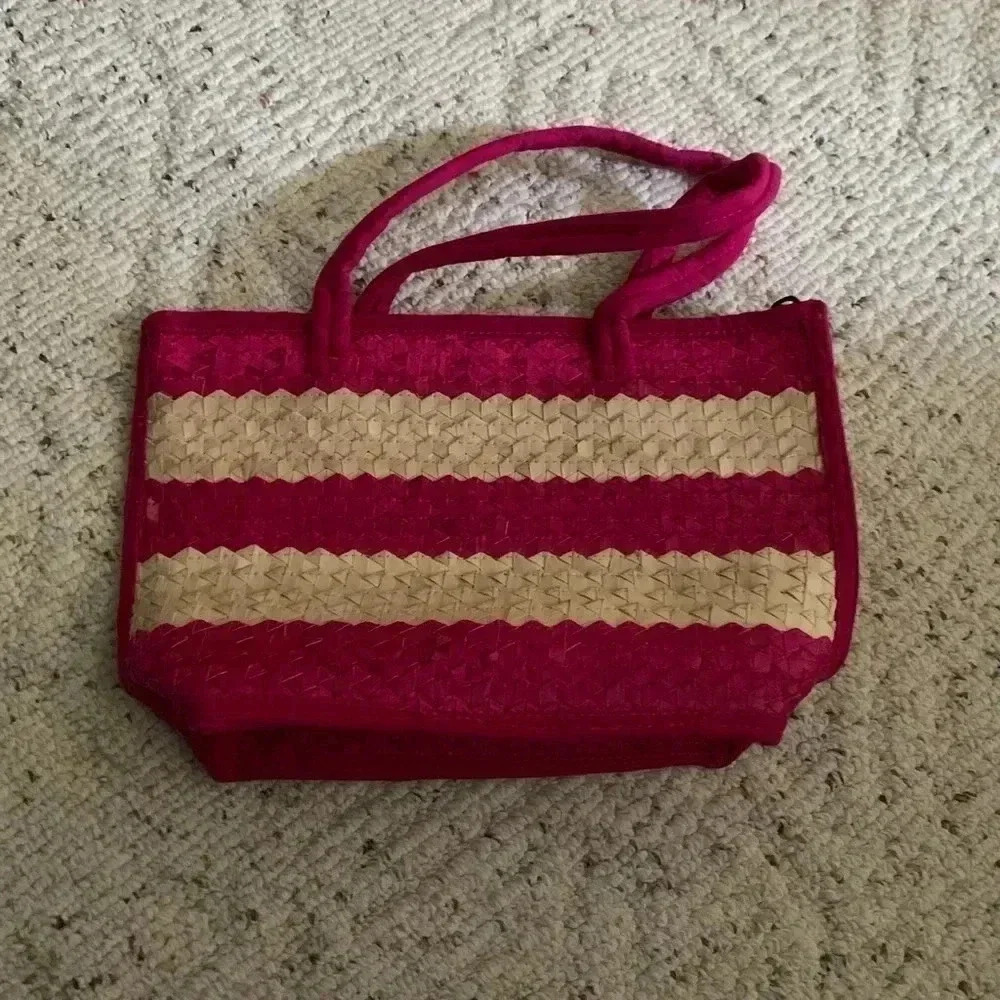 August Moon Red and Tan Beach Bag